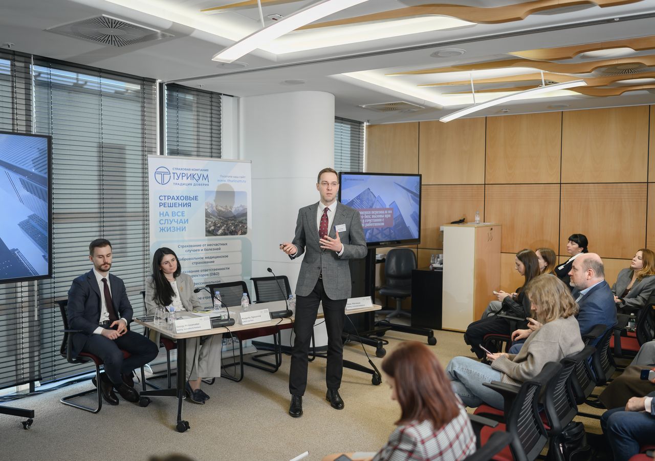 Denis Bushnev on the 9-Box grid model and appraisal at the AEB HR conference